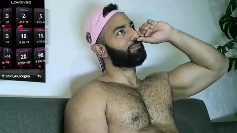 SebasRoa online show from 10-09-25, 05:44