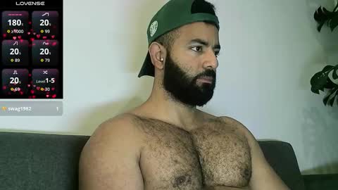 SebasRoa online show from 10-23-25, 03:00