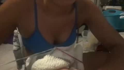 Snapshot of roarmance1 chatting on 10-14-25, 06:42 roarmance1 online show from 10-14-25, 06:42