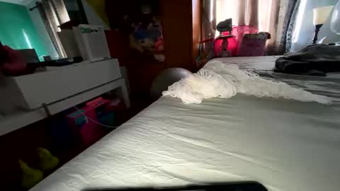 Snapshot of roarmance1 chatting on 11-13-25, 08:08 roarmance1 online show from 11-13-25, 08:08