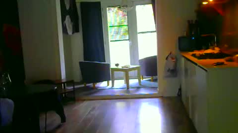 Snapshot of rober10000 chatting on 10-12-25, 10:47 rober10000 online show from 10-12-25, 10:47