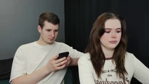 Snapshot of robert_lisa chatting on 03-11-25, 10:40 Lisa and Robert i am online all days 900 am GMT3 online show from 03-11-25, 10:40