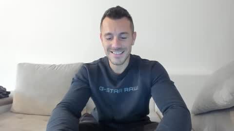 roberto4ever online show from 10-24-25, 01:29