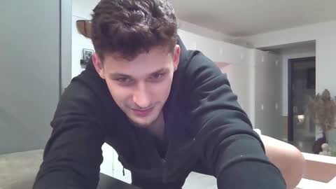 Roberto online show from 02-12-26, 04:24