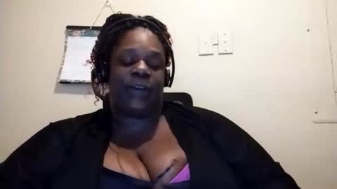 robertswhitney52 online show from 12-13-25, 10:48