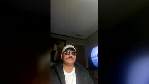 roberttercero521 online show from 12-04-25, 06:44