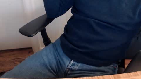 Snapshot of robidan6923 chatting on 12-01-25, 02:00 robidan6923 online show from 12-01-25, 02:00