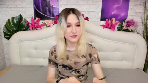 Snapshot of robinkhelless chatting on 03-05-25, 10:55 robin khelless online show from 03-05-25, 10:55