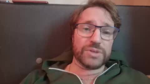 Snapshot of robinouhot chatting on 02-24-25, 10:15 robinouhot online show from 02-24-25, 10:15