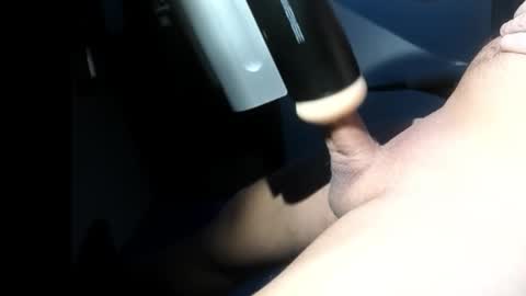 Snapshot of robirt5 chatting on 10-28-25, 10:41 Bob online show from 10-28-25, 10:41