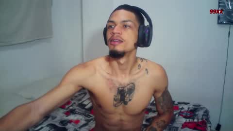 Snapshot of rocco99xx chatting on 12-17-25, 02:23 Rocco online show from 12-17-25, 02:23