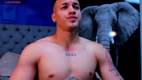 rocco_santos online show from 09-23-25, 05:43