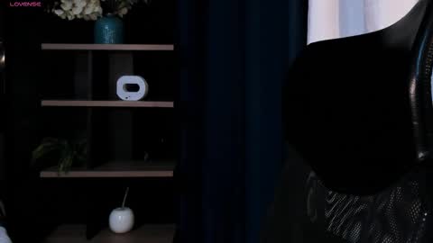 rocco_santos online show from 10-18-25, 01:52