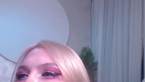 Lina and Den online show from 11-22-25, 05:17