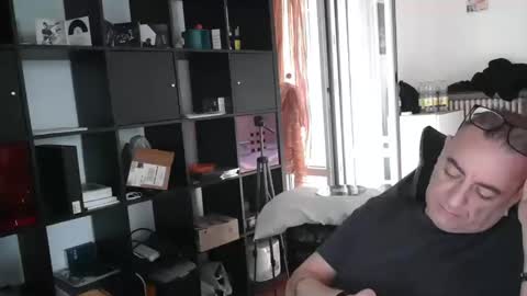 rogerrabbit2023 online show from 09-13-25, 09:53