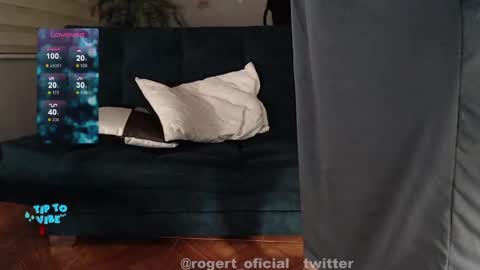 Snapshot of rogert_xx chatting on 12-28-24, 01:18 Rogert online show from 12-28-24, 01:18