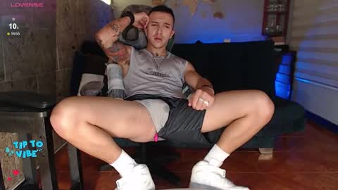 Snapshot of rogert_xx chatting on 10-29-25, 01:52 Rogert online show from 10-29-25, 01:52