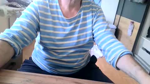 rolandloser1000 online show from 12-15-24, 09:35