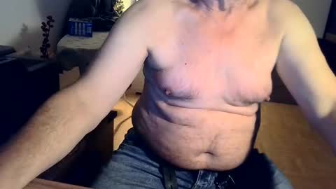 rolandloser1000 online show from 12-17-24, 04:43