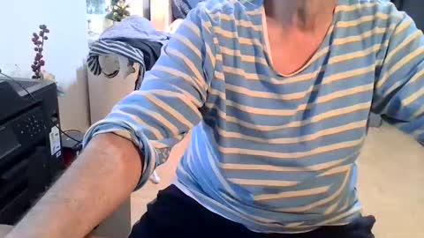 rolandloser1000 online show from 12-19-24, 08:23