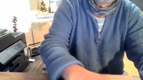 rolandloser1000 online show from 01-04-25, 03:39