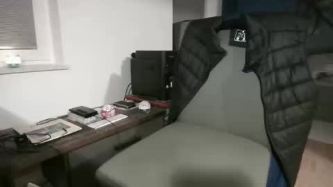 rolandloser1000 online show from 10-18-25, 05:46