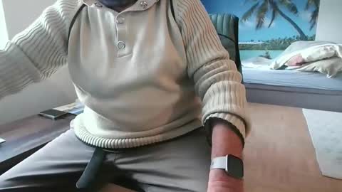 rolandloser1000 online show from 11-21-25, 02:38