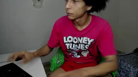 Snapshot of rolling_05 chatting on 11-23-25, 09:25 rolling_05 online show from 11-23-25, 09:25