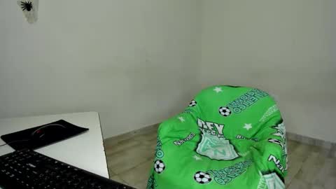 Snapshot of rolling_05 chatting on 12-15-25, 03:11 rolling_05 online show from 12-15-25, 03:11