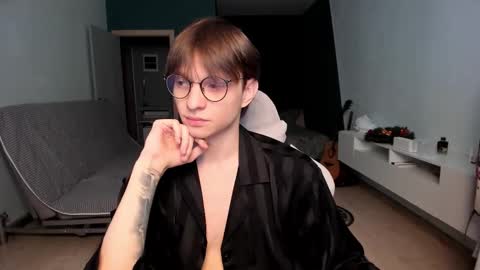 Snapshot of romeo_mercy chatting on 02-25-26, 10:03 Romeo online show from 02-25-26, 10:03