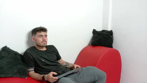 Snapshot of romeo_sexxx_ chatting on 01-15-25, 05:58 romeo_sexxx_ online show from 01-15-25, 05:58