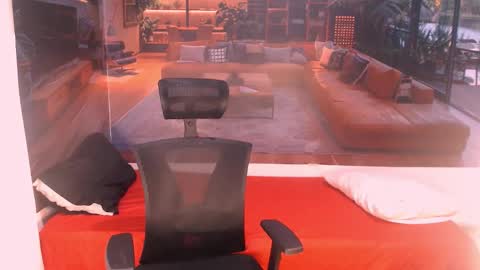 Romeo online show from 12-04-25, 07:11