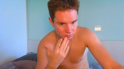 Snapshot of romeosilver chatting on 10-20-25, 06:36 Romeo online show from 10-20-25, 06:36
