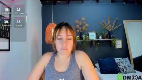 Snapshot of romi01_ chatting on 11-18-25, 07:18 romi online show from 11-18-25, 07:18