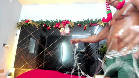 Snapshot of ronnie_777 chatting on 12-02-24, 09:39 Ronnie 777 online show from 12-02-24, 09:39