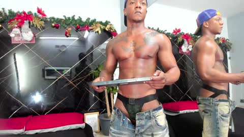 Snapshot of ronnie_777 chatting on 12-04-24, 11:35 Ronnie 777 online show from 12-04-24, 11:35