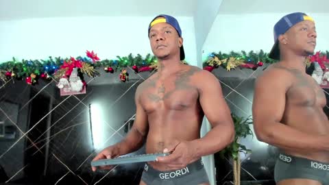 Snapshot of ronnie_777 chatting on 12-07-24, 08:05 Ronnie 777 online show from 12-07-24, 08:05