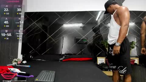 Snapshot of ronnie_777 chatting on 03-04-25, 08:38 Ronnie 777 online show from 03-04-25, 08:38