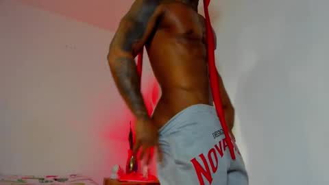 Snapshot of ronnie_777 chatting on 09-26-25, 06:12 Ronnie 777 online show from 09-26-25, 06:12