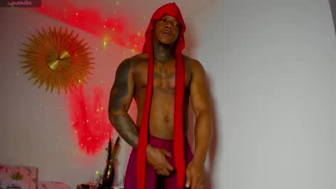 Snapshot of ronnie_777 chatting on 11-18-25, 04:17 Ronnie 777 online show from 11-18-25, 04:17