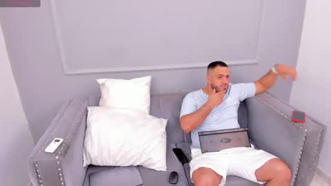 ronnyruso online show from 01-13-25, 05:55