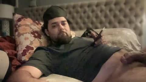 Snapshot of ronnyvzla2 chatting on 12-02-24, 06:54 Ronny Smokey online show from 12-02-24, 06:54