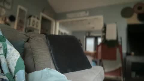 Snapshot of ronnyvzla2 chatting on 12-08-24, 04:18 Ronny Smokey online show from 12-08-24, 04:18