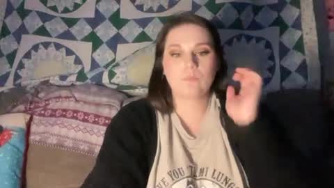 Snapshot of ronnyvzla2 chatting on 12-14-24, 01:17 Ronny Smokey online show from 12-14-24, 01:17