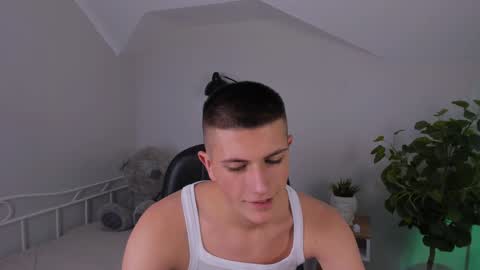 Snapshot of rony_winston chatting on 12-02-24, 04:31 Rony online show from 12-02-24, 04:31