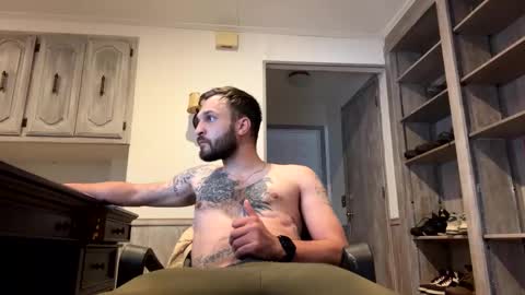 Snapshot of roofguy11 chatting on 01-10-25, 06:28 roofguy11 online show from 01-10-25, 06:28