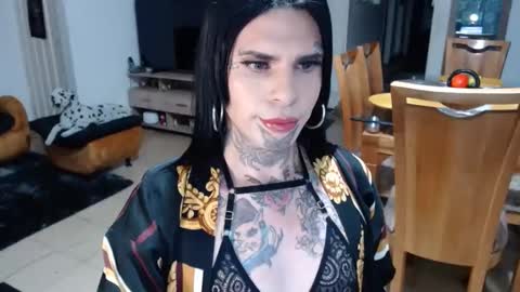 herreraisa offical online show from 02-08-25, 09:24