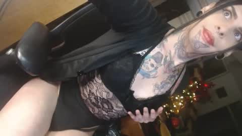 herreraisa offical online show from 11-16-25, 09:26