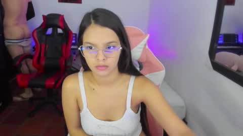 Snapshot of room_kitty chatting on 11-26-25, 07:26 MIA AND PAUL online show from 11-26-25, 07:26