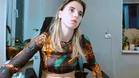 rosa843850 online show from 10-29-25, 03:25